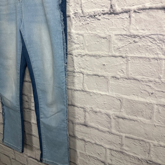 DG2 by Diane Gilman Super Stretch Skinny Jeans – Two toned denim - Picture 4 of 12